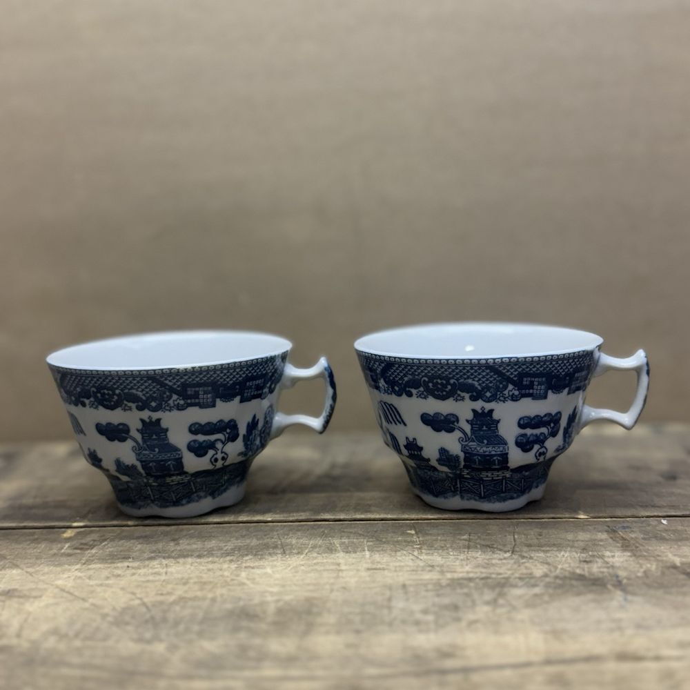 Vintage Blue & White Porcelain Asian Blue Willow Tea Cups w/Pagoda Made in Japan